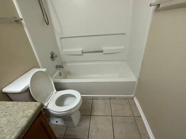 Building Photo - 10106 Figaro Canyon