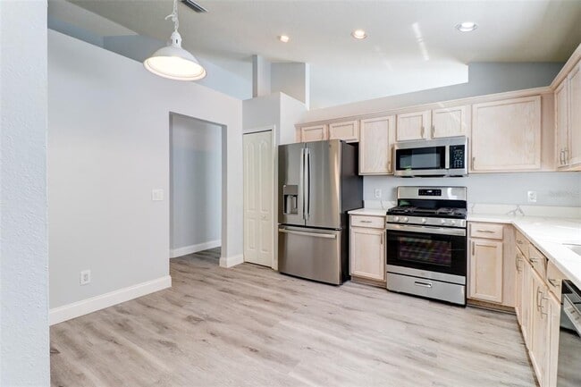 Building Photo - 29806 Morningmist Dr