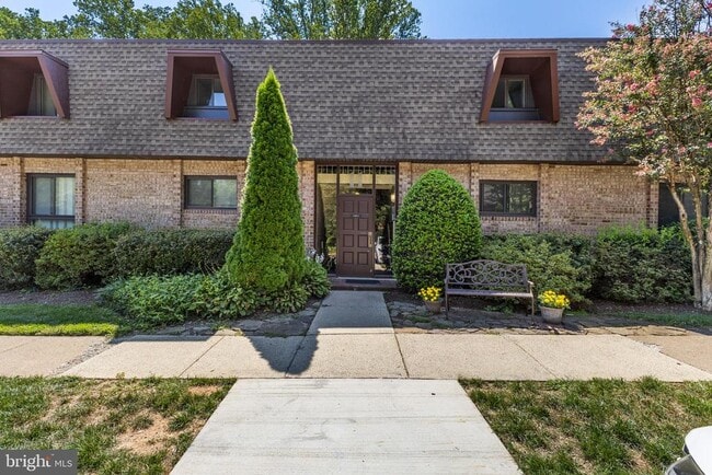 Building Photo - 11611 Vantage Hill Rd
