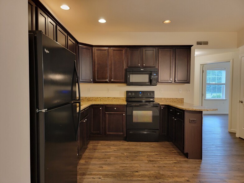 Building Photo - 619 Thornberry Ln