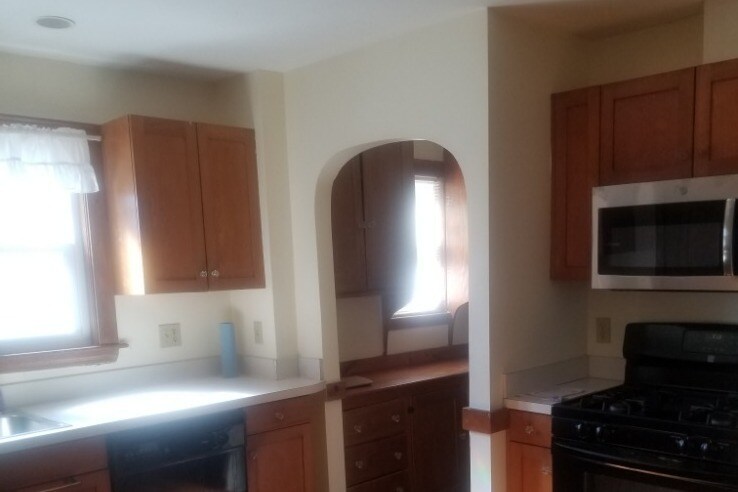 Building Photo - 33 Amsden St