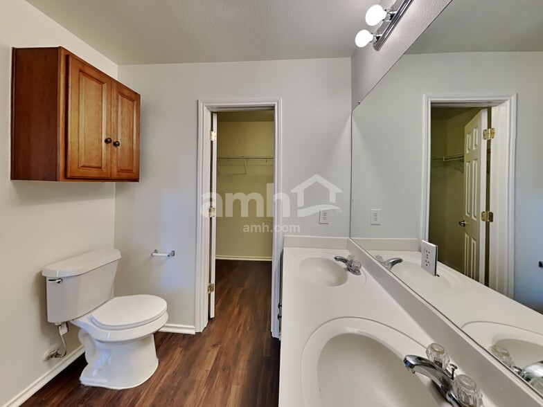Building Photo - 256 Poplarwood Dr