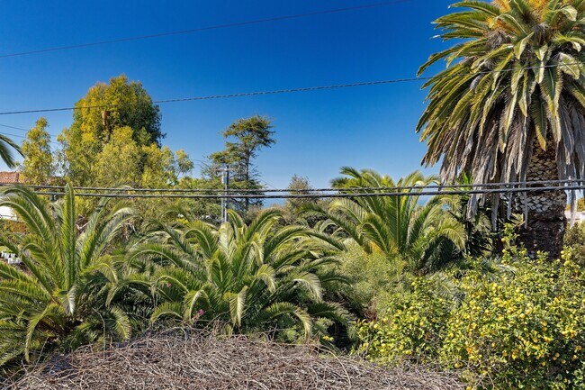 Building Photo - 1809 Palos Verdes Dr W