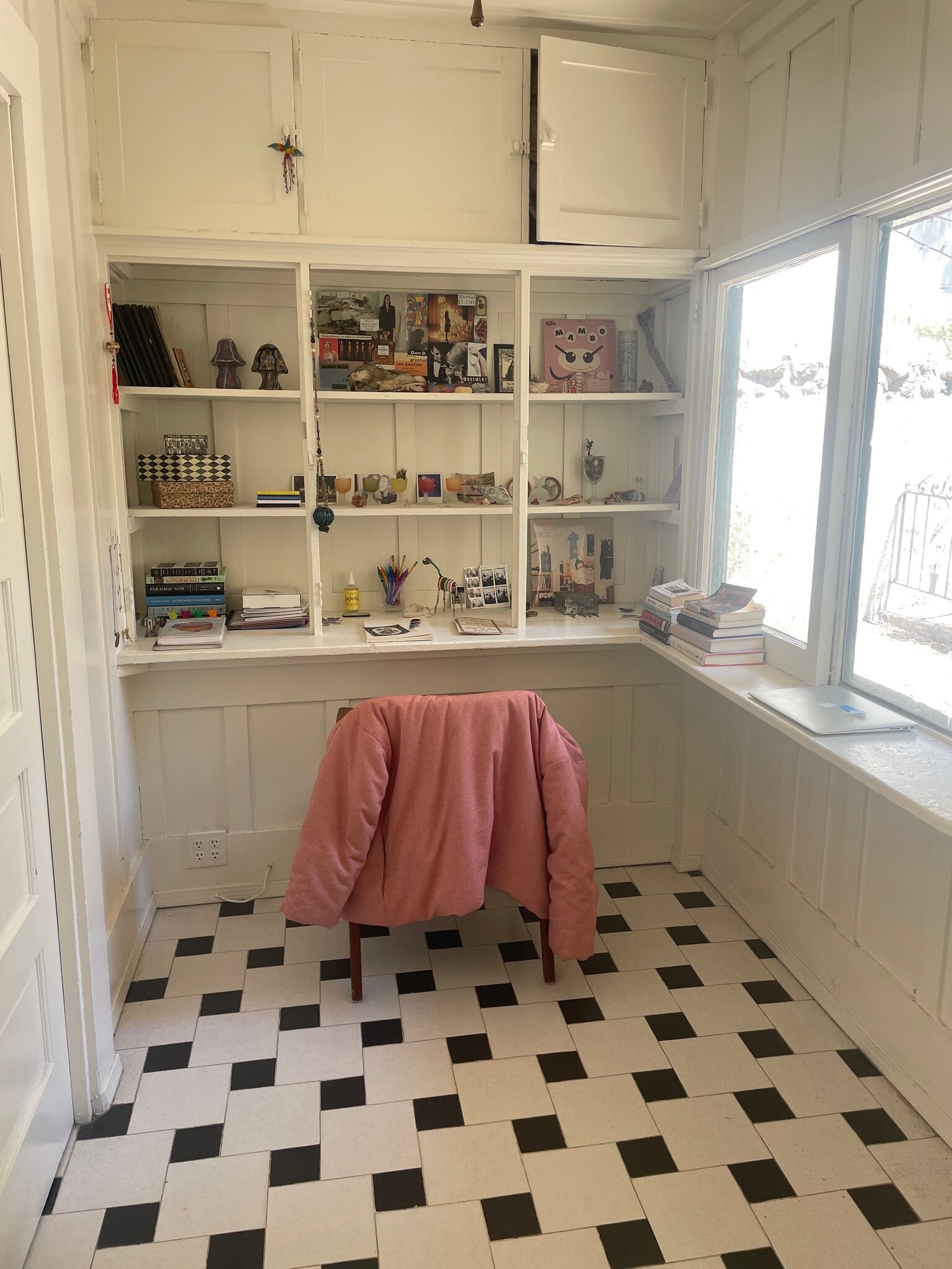 Building Photo - 8337 Lookout Mountain Ave