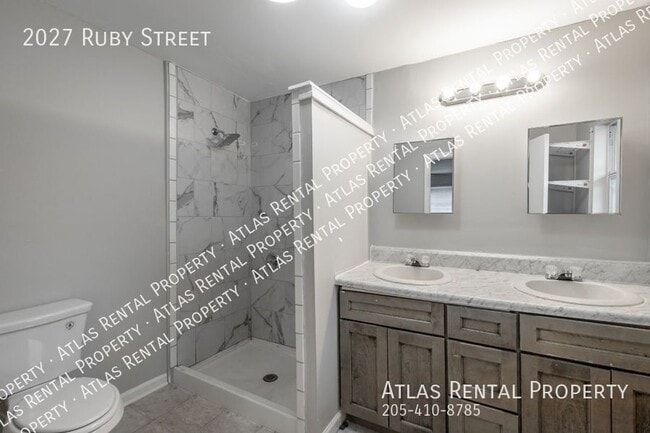 Building Photo - 2027 Ruby St