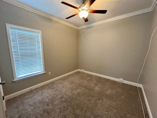 Building Photo - 3520 Spence Dr