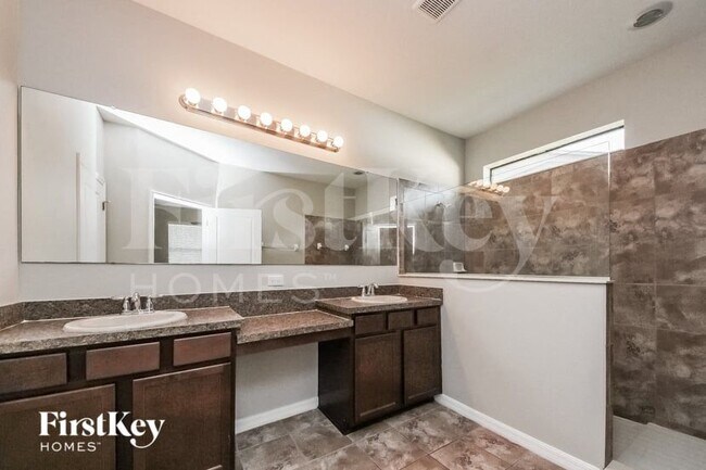 Building Photo - 4705 Blackthorn Cir