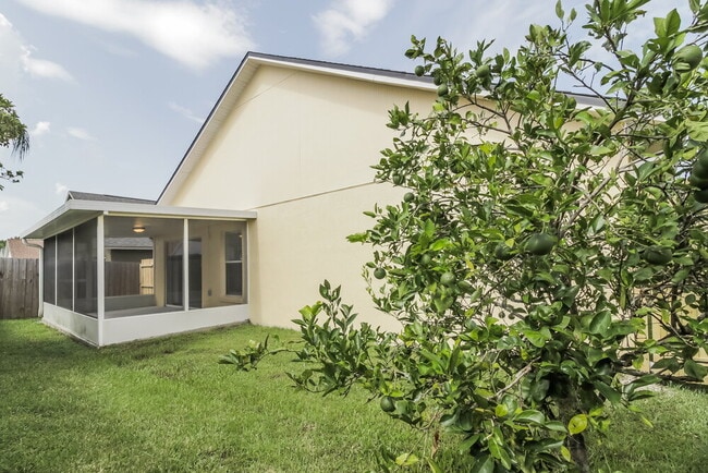 Building Photo - 493 Lancers Dr