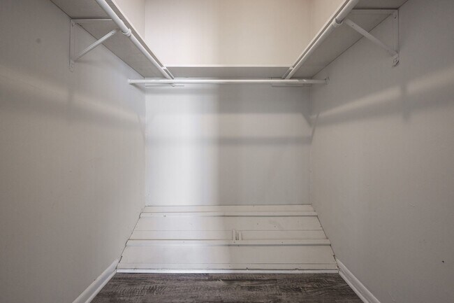 Building Photo - Charming 2 Bedroom Condo Living in the Heart of Chapel Hill