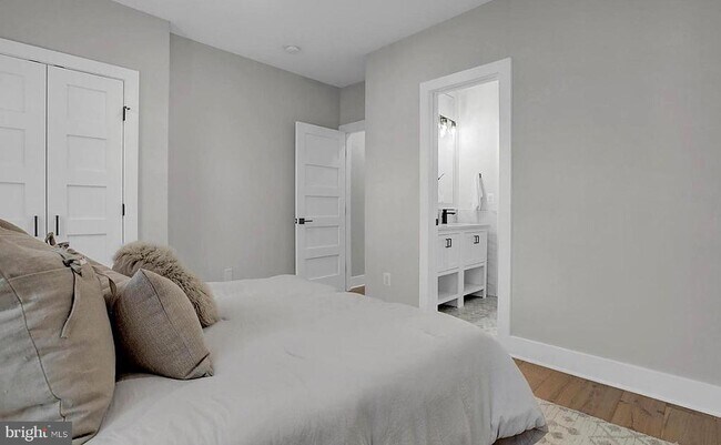 Building Photo - 1137 Owen Pl NE