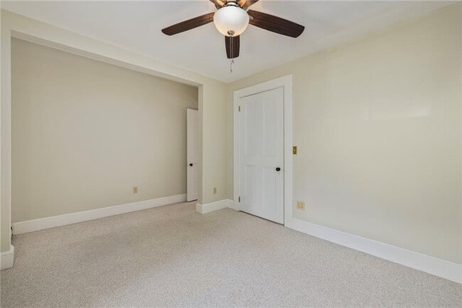 Building Photo - 107 Old Beach Rd