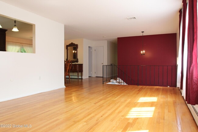 Building Photo - 73 Birchwood Ln