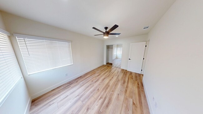 Building Photo - Newly Renovated 6 bed house on 63rd!
