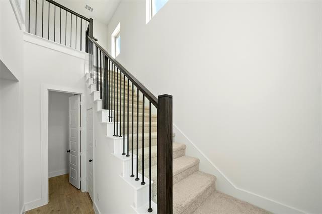 Building Photo - 4408 Elm Spgs St
