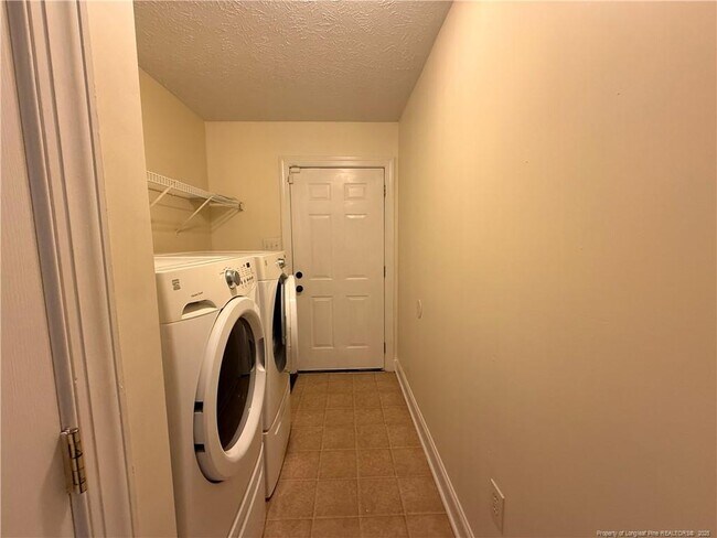 Building Photo - 3713 Rockhurst Dr