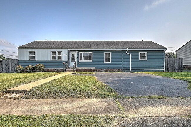 Building Photo - 2361 Hiwassee Dr