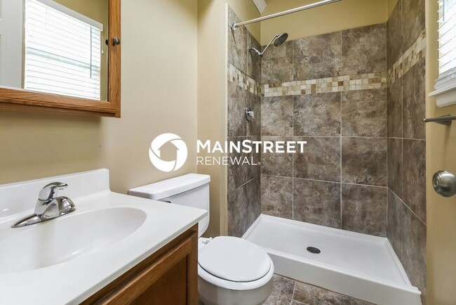Building Photo - 3 Bedroom Pet-Friendly Home in Kansas City, MO with Main Street Renewal