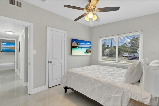 Building Photo - 5838 Sage Dr