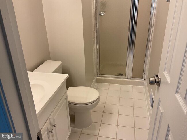 Building Photo - 8904 Grass Valley Ct