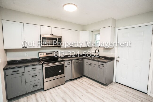 Building Photo - 430 3rd Ave