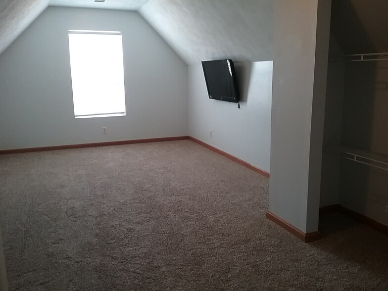 Building Photo - 12620 Kenai Dr
