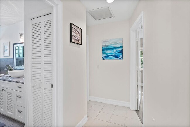 Building Photo - 13 Cleveland Ct