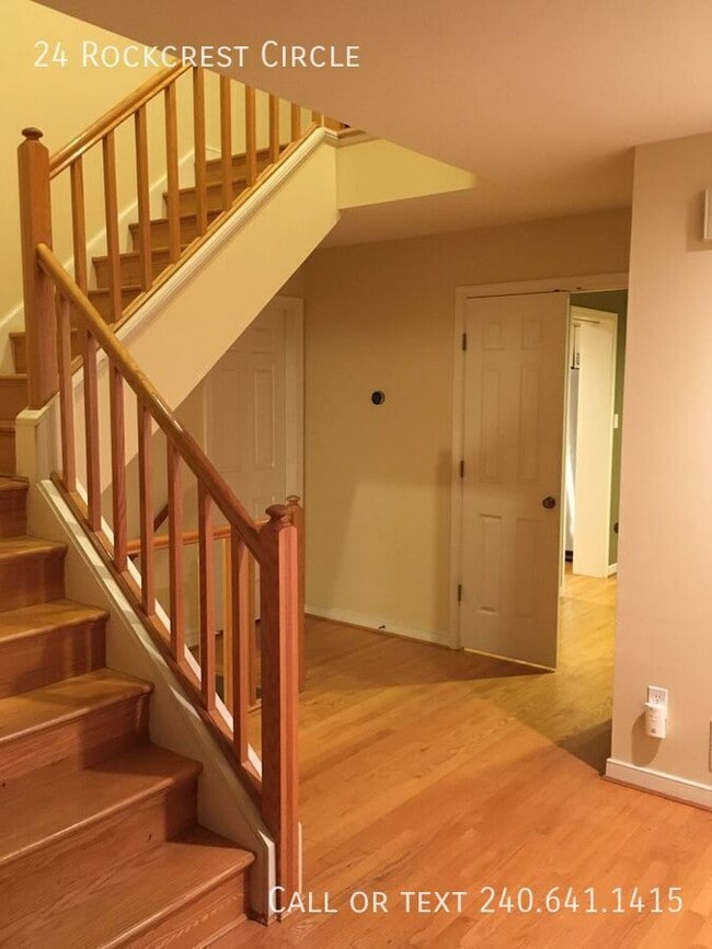 Building Photo - 24 Rockcrest Cir