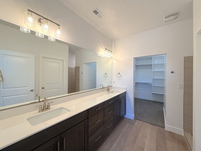 Building Photo - Brand New 3 bed, 2.5 Bath 1 car garage Townhome