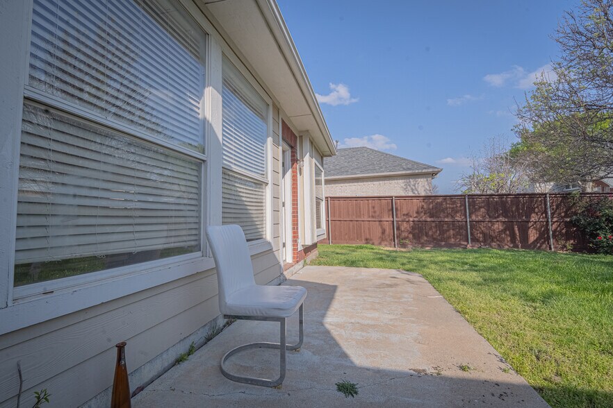 Building Photo - 4522 Oak Shores Dr