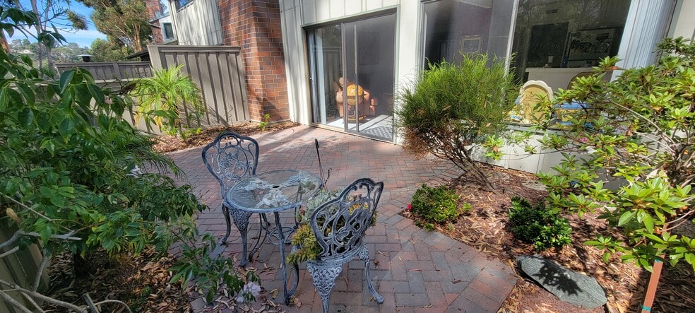 Building Photo - 8024 Caminito Gianna