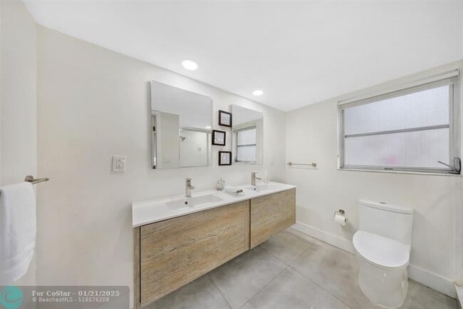 Building Photo - 4011 N Cypress Dr