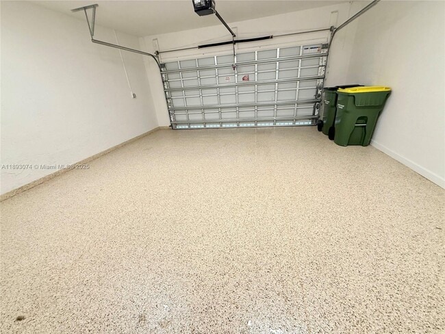 Building Photo - 2760 SE 23rd Ave