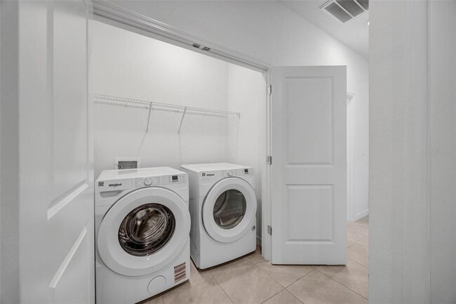 Building Photo - 2555 Bending Bonsai Dr