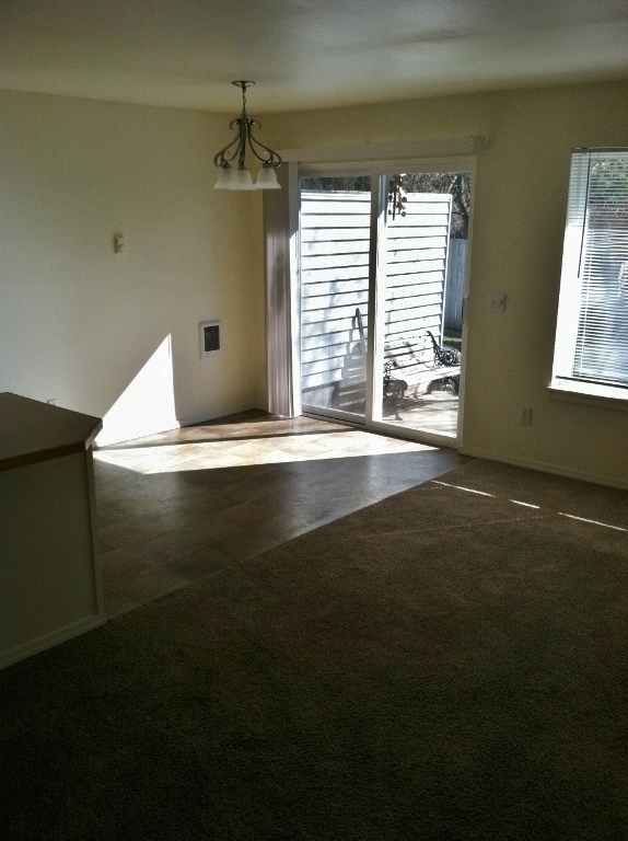 Building Photo - s805