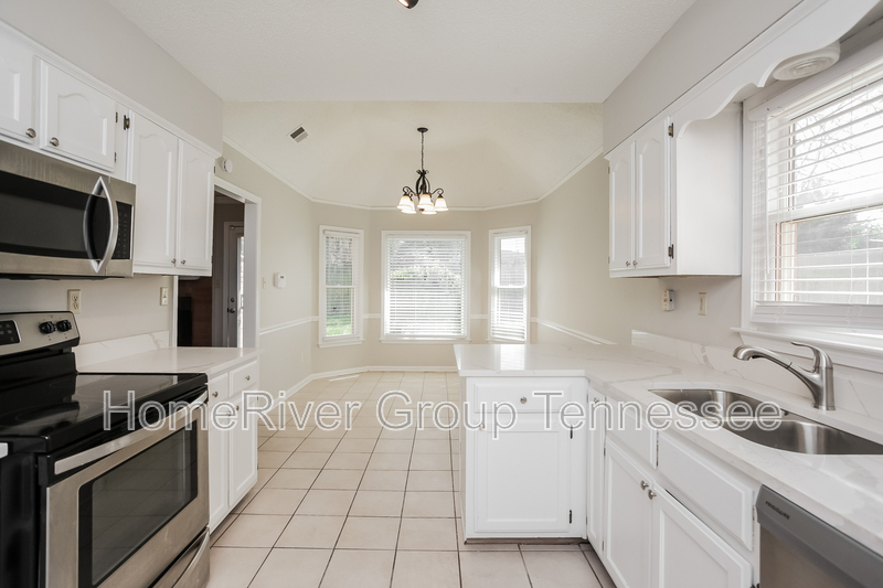 Building Photo - 7883 Freehold Dr
