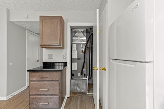 Building Photo - 2447 Brady Commons Dr