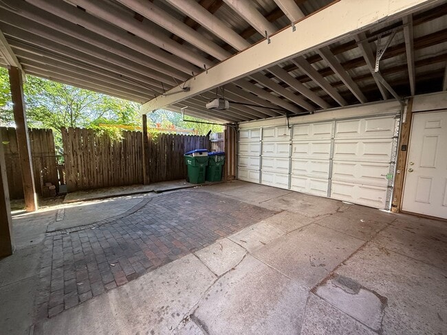 Building Photo - 139 S Colonial Ave