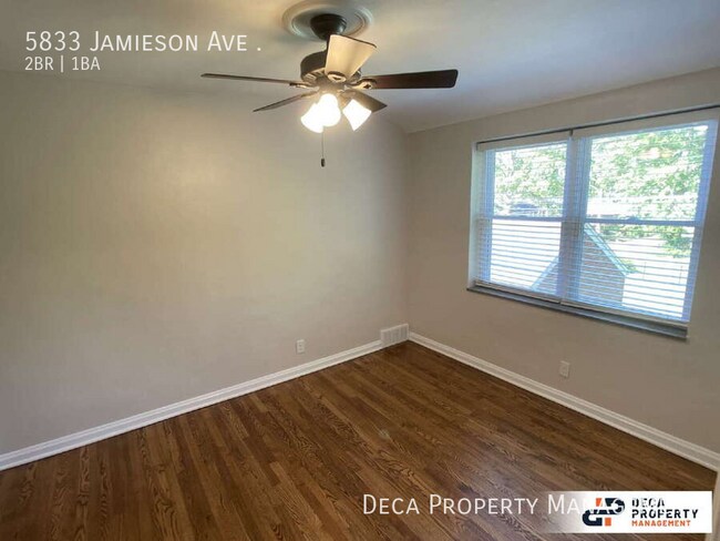 Building Photo - 5833 Jamieson Ave