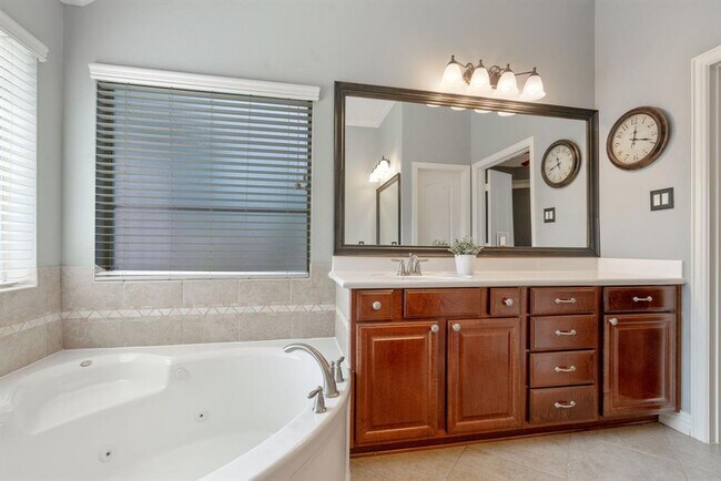 Building Photo - 2711 Leah Manor Ln