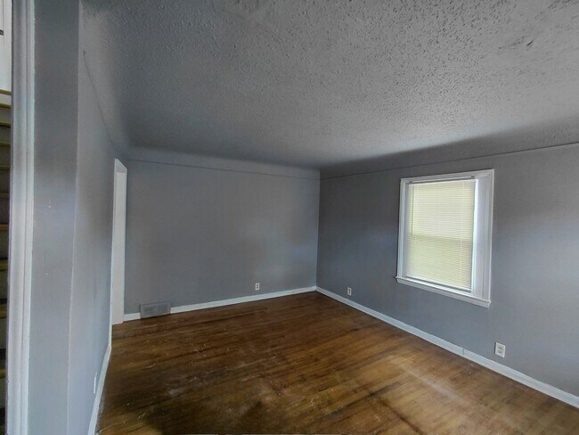 Building Photo - 6175 Guilford- 4 BEDS & 1.5 BATH FOR RENT!