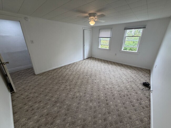 Building Photo - 2 bedroom townhome in Bentworth School District!