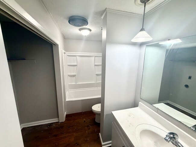 Building Photo - 7225 Deville Way