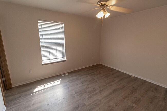 Building Photo - 1621 Citadel Dr