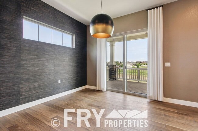 Building Photo - Stunning, Spacious 3bed/3bath Riverdale Ra...
