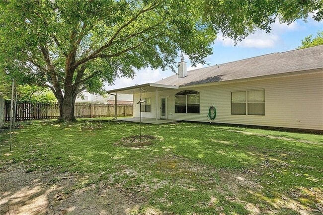 Building Photo - 3126 Meadow Lake Dr E