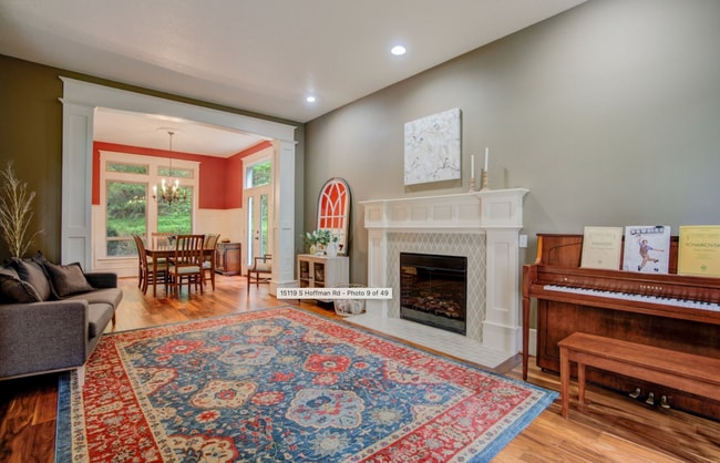 Building Photo - 4 bed/4bath, 5000sqft, adult home? Sober living? Barton Park!