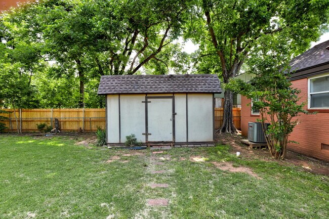 Building Photo - 821 NW 48th St