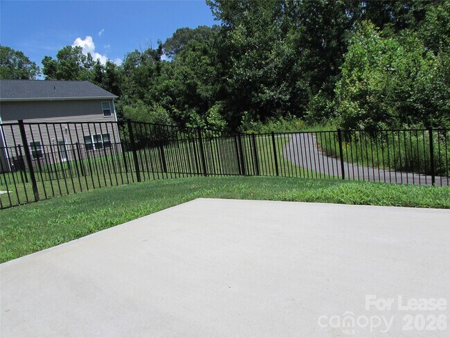 Building Photo - 107 Blakeslee Ct