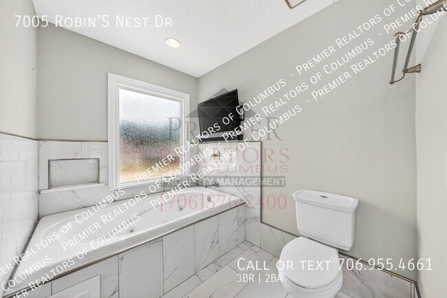 Building Photo - 7005 Robin's Nest Dr
