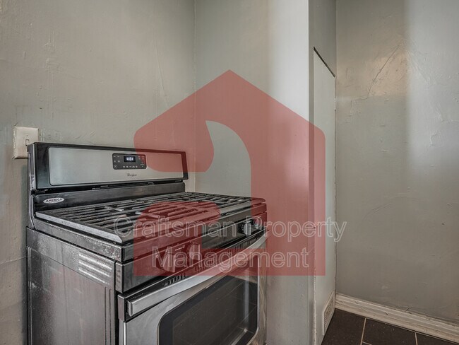 Building Photo - 2309 1/2 N Florida Ave
